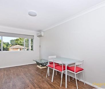 Superb one Bedroom Unit with courtyard ! - Great location! - Photo 1