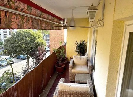 90m² Flat to rent in Porta, Barcelona - Photo 2