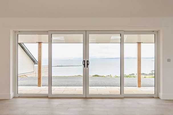 4 bedroom bungalow to rent - Photo 1