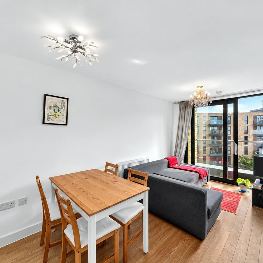 2 Bed Flat, Ottawa House, SE16 - Photo 1
