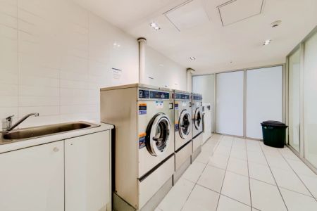 Large Studio style 2 - Photo 5