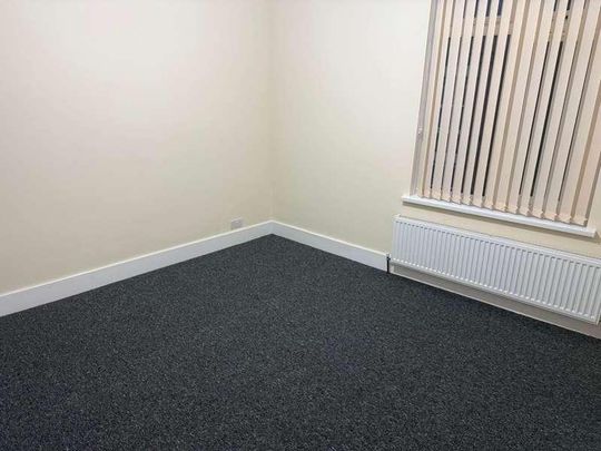 Knighton Lane, Leicester, LE2 - Photo 1