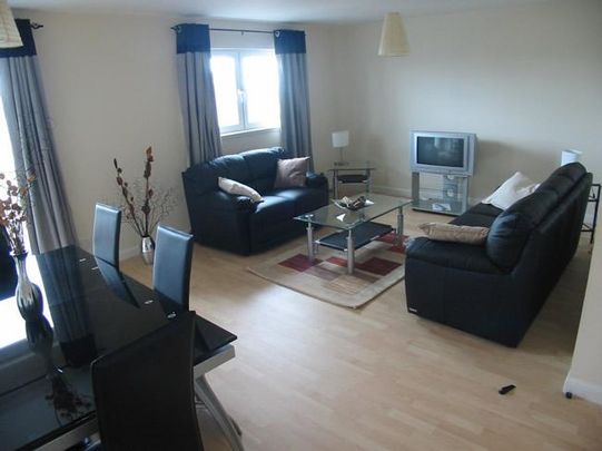 4 bedroom flat to rent - Photo 1