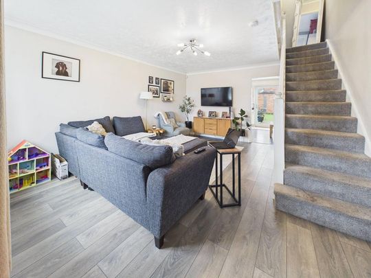 3 bedroom semi-detached house to rent - Photo 1