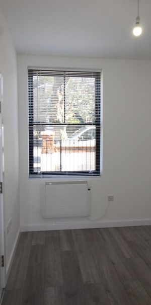 Priory Avenue, High Wycombe - Photo 1