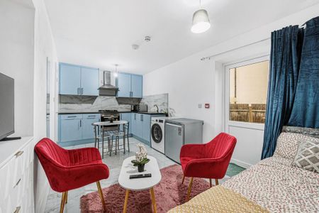 Studio to rent - Photo 2