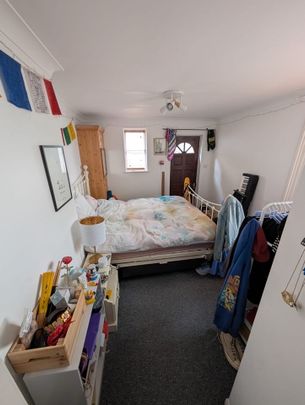 Room in a Shared Flat, Buckingham Road, BN1 - Photo 1