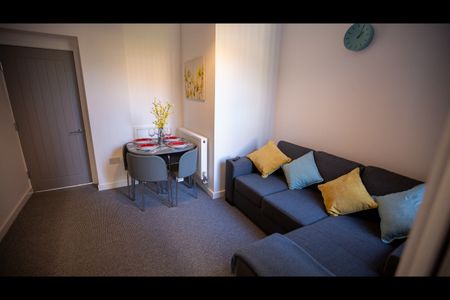 Room in a Shared House, Gresham Street, CV2 - Photo 2