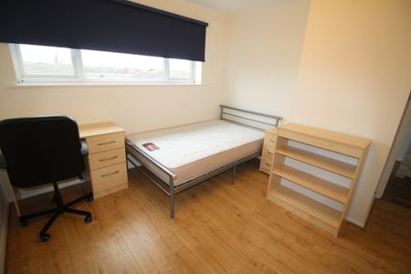 4 Bed Student Accommodation - Photo 5