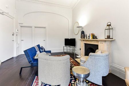 St.George's Square - Photo 2