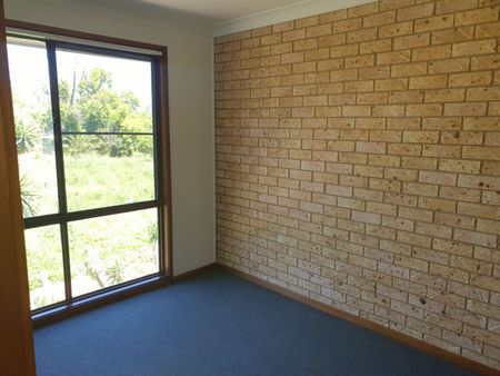 PLEASANT TWO B/r PLACE TO LIVE CLOSE & HANDY TO TOWN - Photo 3