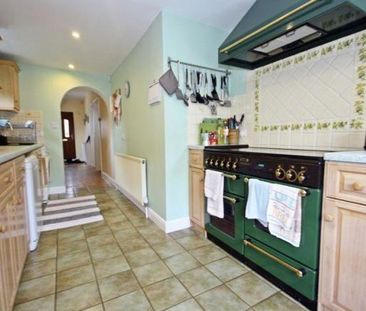 4 bedroom semi-detached house to rent - Photo 3