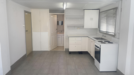 SELF-CONTAINED STUDIO! - Photo 4