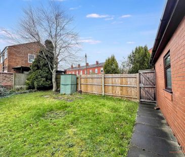 4 bedroom detached house to rent - Photo 2