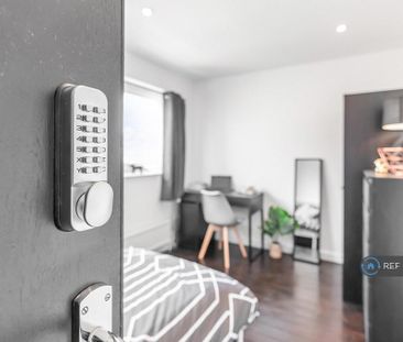 1 bedroom in a house share to rent - Photo 5