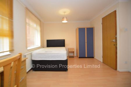 4 bedroom townhouse to rent - Photo 4