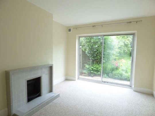 Henley Crescent, Westcliff-on-sea, SS0 - Photo 1