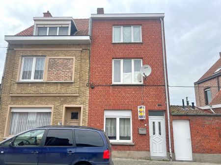 Woning met 3 slaapkamers en koer. - Foto 2