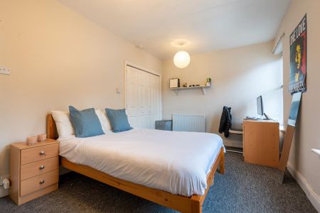 4 bedroom terraced house to rent - Photo 3