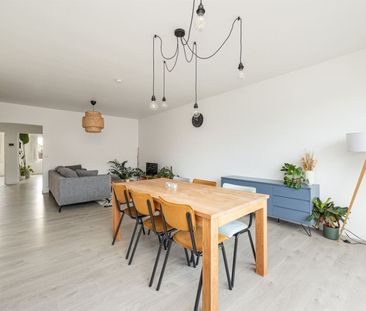 Lichtrijk twee slaapkamer appartement met autostaanplaats - Foto 5