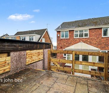 3 bedroom semi-detached house to rent - Photo 5