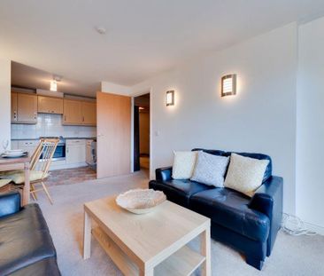 3 bedroom flat to rent - Photo 4