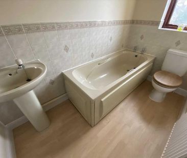 2 bedroom semi-detached house to rent - Photo 6