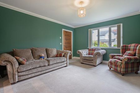 4 bedroom detached house to rent - Photo 2