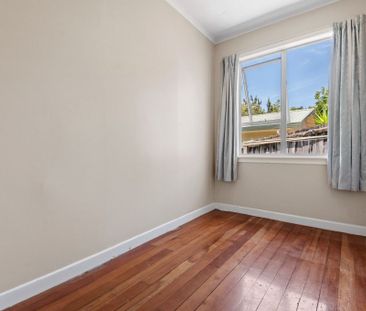 4 Bedroom House in Glen Eden - Photo 4