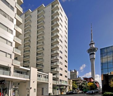 Spacious 2 Bedroom with Balcony - Photo 2