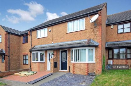 3 bedroom semi-detached house to rent - Photo 3