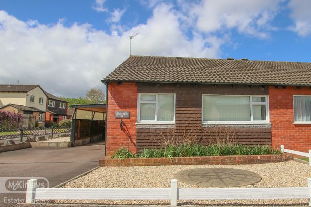 2 bed bungalow - Photo 1