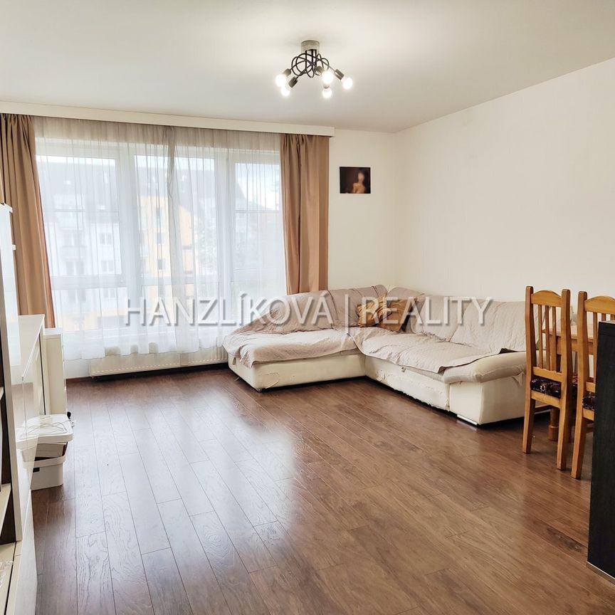 Pronájem bytu 3+kk 78 m², B. Smetany, České Budějovice - Photo 1