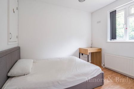 5 bedroom semi-detached house to rent - Photo 5