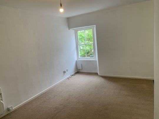 Penryn, Cornwall - Photo 1