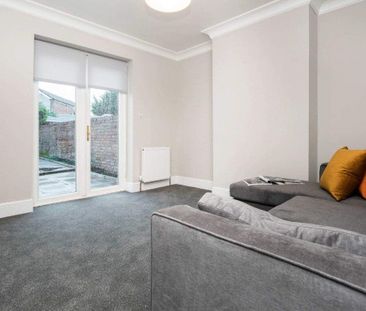 Downend Road, Kingswood - Photo 2