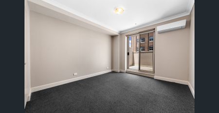 Modern split-level apartment in the heart of Ultimo - Photo 2