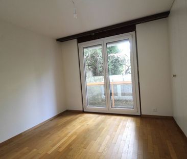 Appartement spacieux de 3.5 pièces rafraîchi avec vue lac - Photo 3