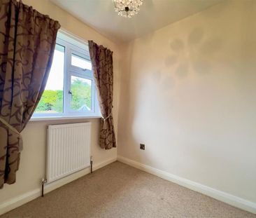 3 bedroom detached bungalow to rent - Photo 1