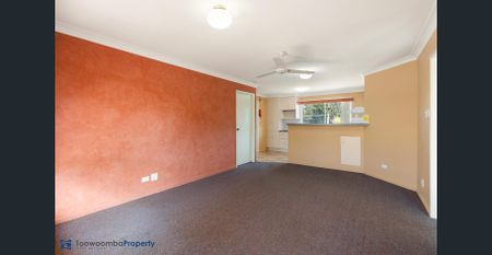 2 bedroom in quiet complex- ideal for retirees! - Photo 2