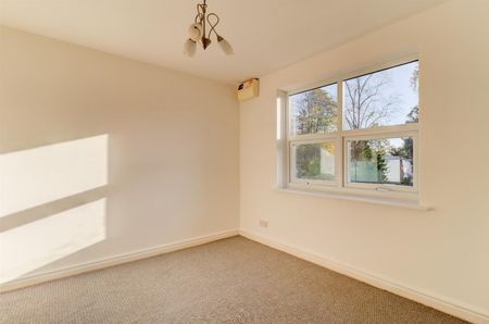 2 BED Flat To rent - Photo 3