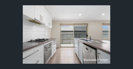 Modern & Spacious! - Photo 5