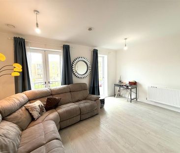 3 bedroom end of terrace house to rent - Photo 2