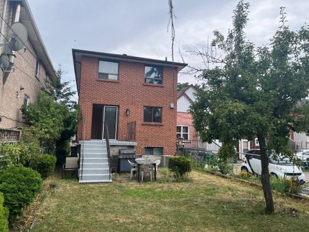 For Lease - 222 Mortimer Avenue Unit# Main, Toronto, Ontario - Photo 2