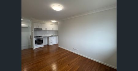 Modern 1 Bedder ! - Photo 2