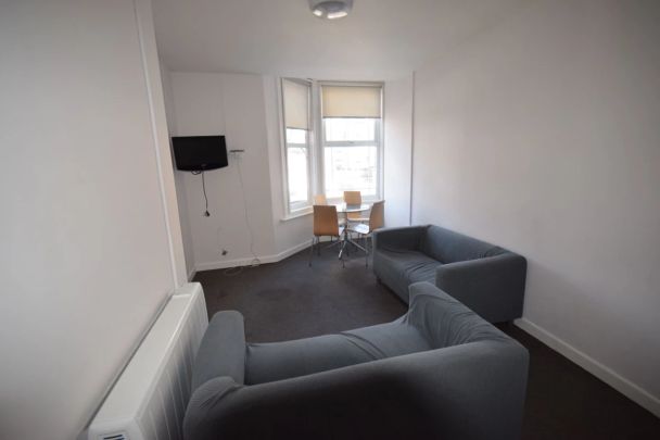 To Rent Holdenhurst Road, Lansdowne, Bournemouth, BH8 £1,350 pcm Tenancy Info - Photo 1