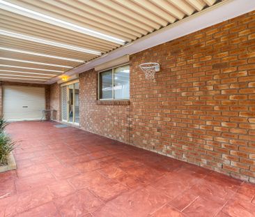 12 Woodyard Court, Altona Meadows VIC 3028 - House For Rent | Domain - Photo 3