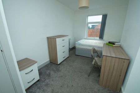 8 bedroom house to rent - Photo 3