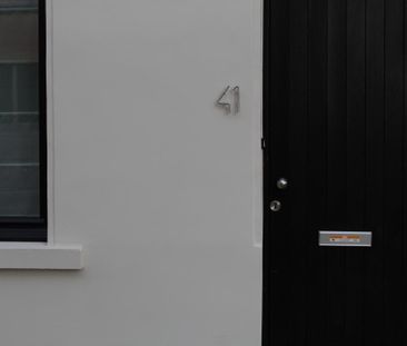 Herenwoning op centrale ligging met 4 ruime slaapkamers - Photo 2