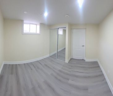 For Lease - 34 Argyle Crescent, Brampton, Ontario - Photo 2